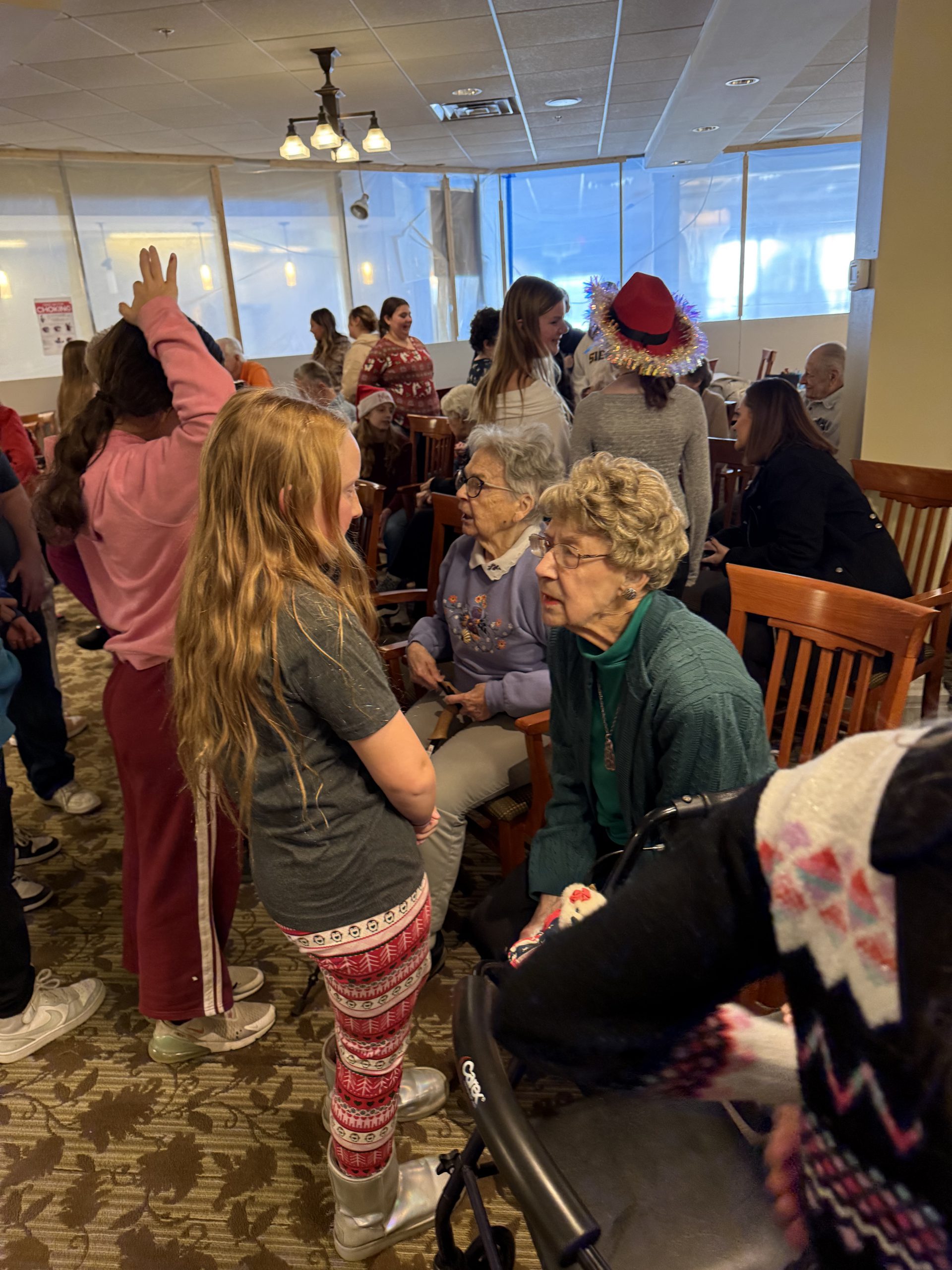 6th Grade Choir Spreads Cheer to Seniors